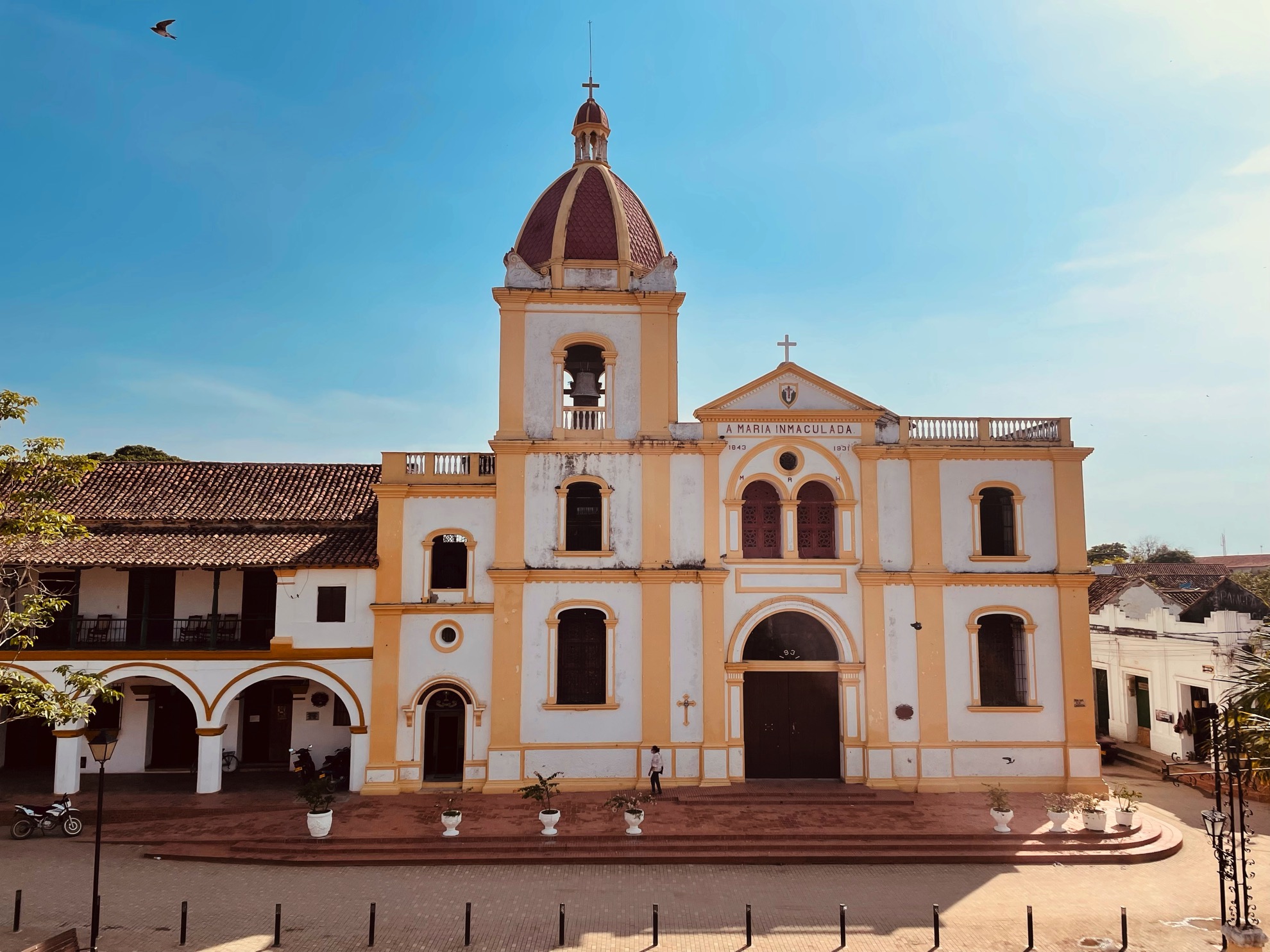 j13 mompox